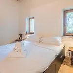 Monti Pet Friendly With Shared Pool Дом отдыха Казоле-д'Эльса